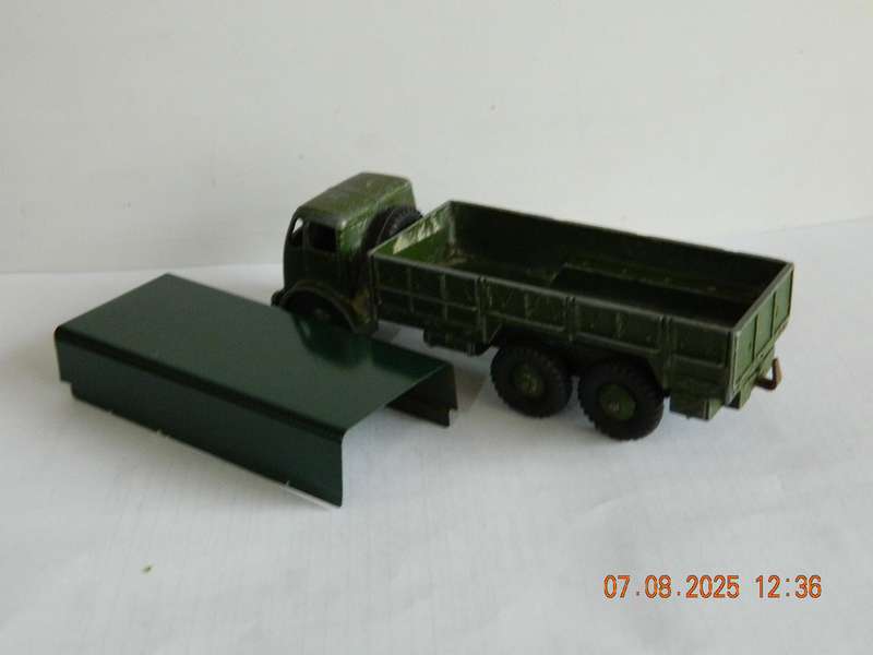 DINKY SUPERTOYS  -  622  -   10 TON ARMY TRUCK