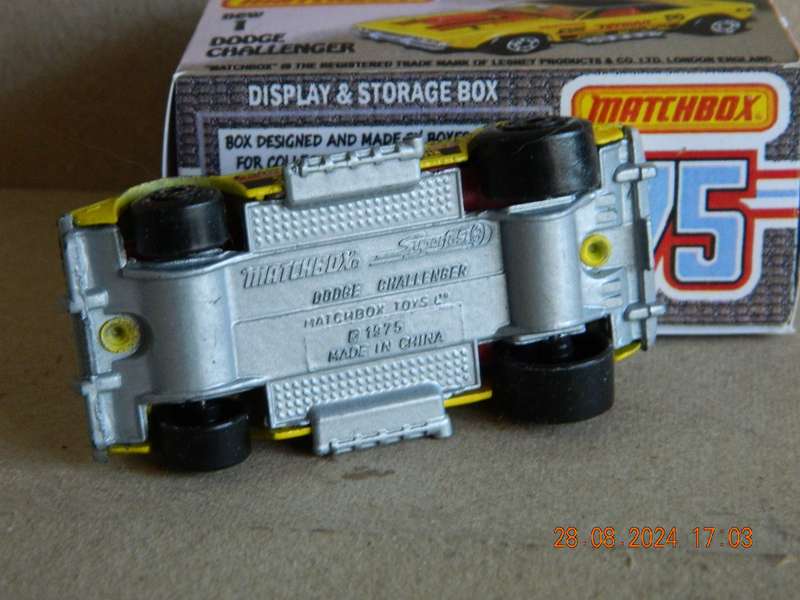 MATCHBOX SUPERFAST  -  1  -   DODGE CHALLENGER