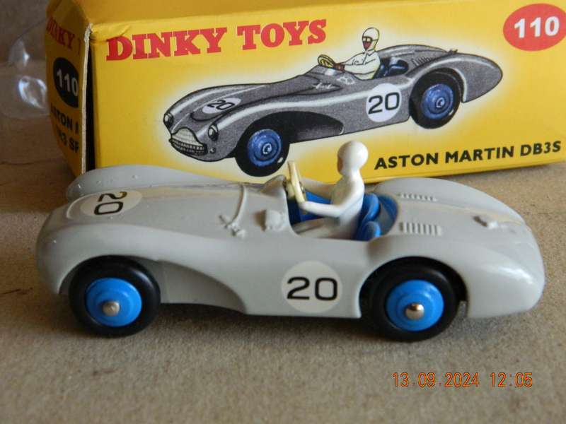 DEAGOSTINI - DINKY TOYS  -  110  -   ASTON MARTIN DB 3S