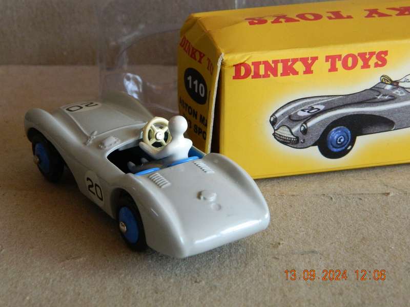 DEAGOSTINI - DINKY TOYS  -  110  -   ASTON MARTIN DB 3S