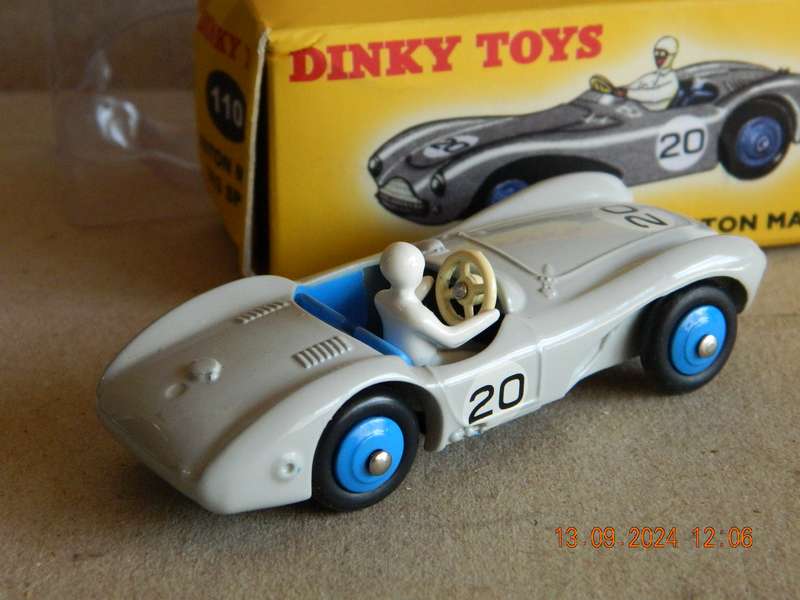 DEAGOSTINI - DINKY TOYS  -  110  -   ASTON MARTIN DB 3S