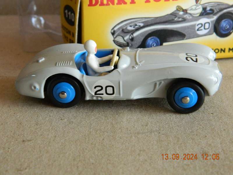 DEAGOSTINI - DINKY TOYS  -  110  -   ASTON MARTIN DB 3S