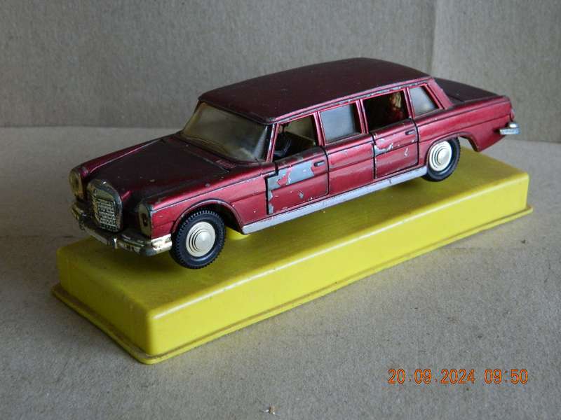 DINKY TOYS  -  128  -  MERCEDES-BENZ  600