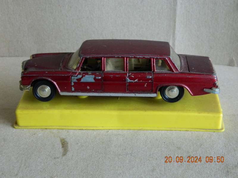 DINKY TOYS  -  128  -  MERCEDES-BENZ  600