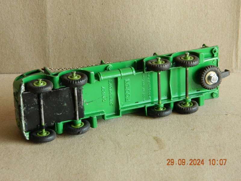 DINKY SUPERTOYS  -  905  -  FODEN FLAT BED TRUCK WITH CHAINS AND LOAD