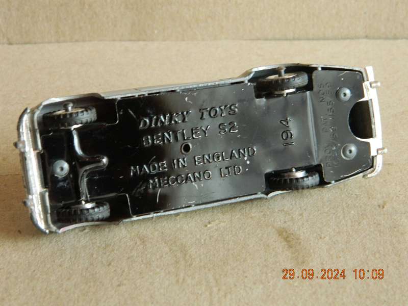 DINKY TOYS  -  194  -  BENTLEY S2 COUPE