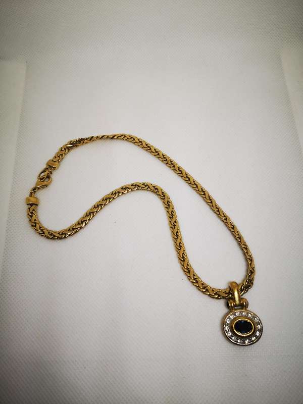 Blue & White stone pendant on gold-look chain