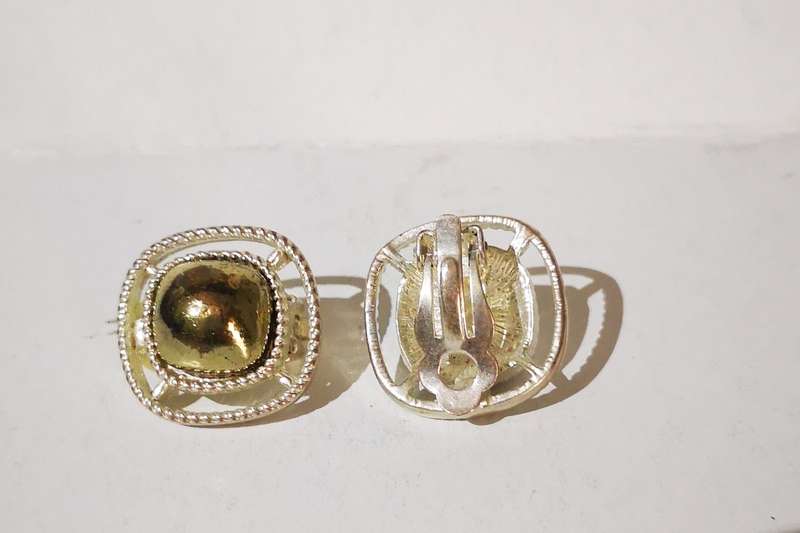 Earrings, Olive stone