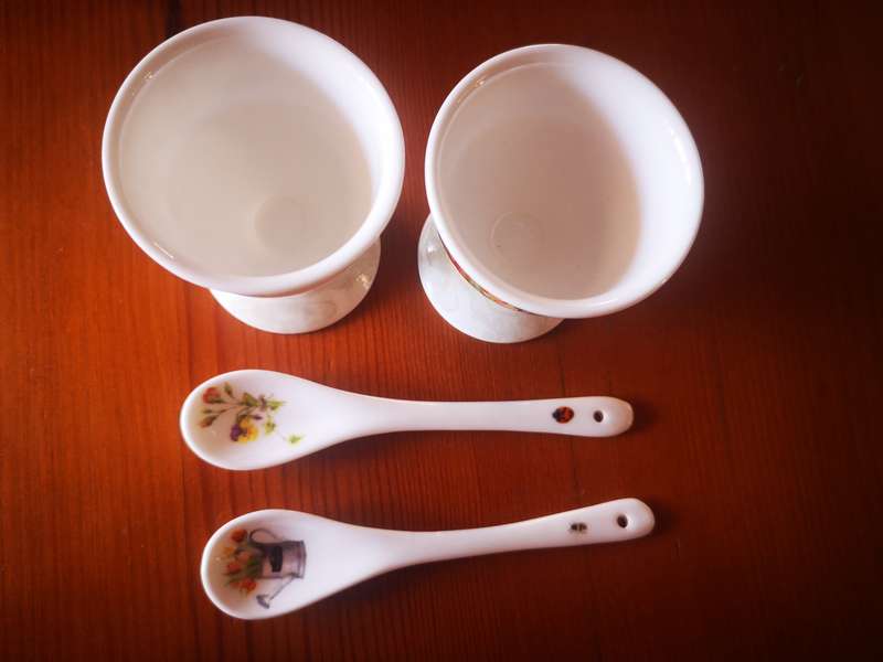 Dans le Jardin Garden Elegant Egg Cups with Spoons (2 Piece)
