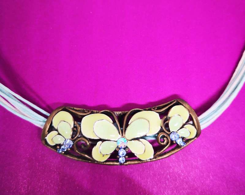 Fassion Butterfly Pendant and string Necklace