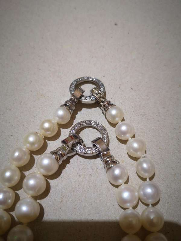 Freshwater Pearls Neclace + Bracelet