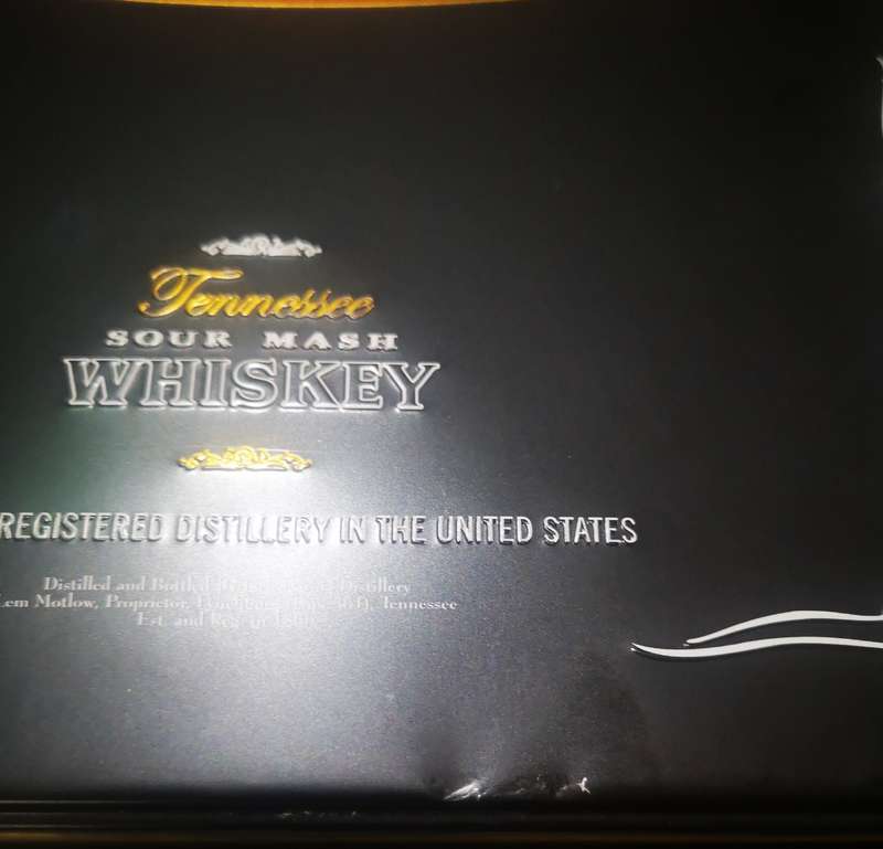Jack Daniels Tin with 4x No.2 Glasses