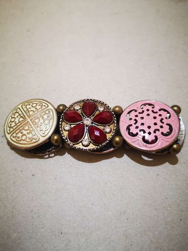 Vintage Metal Bracelet with different colours