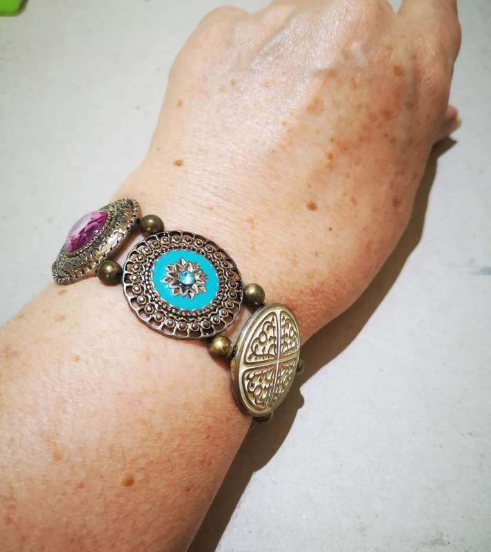 Vintage Metal Bracelet with different colours
