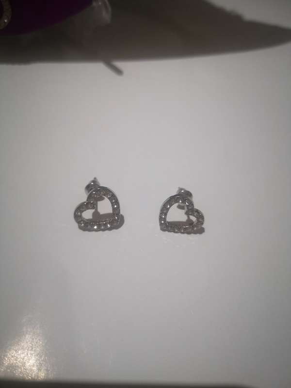Multi-layered necklase with heart and round detail + heart earrings