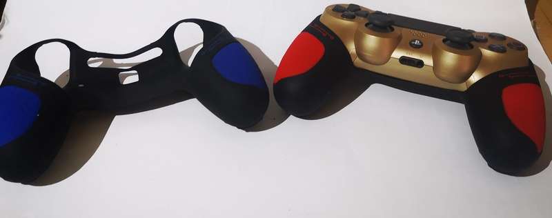 Numskull Comfort Grip Duo Pack for PS4 Wireless Controllers (PS4) [New]