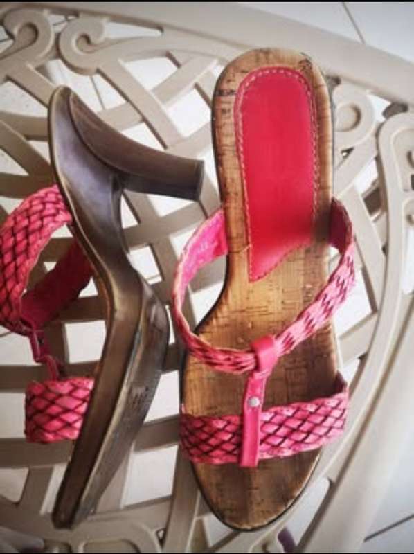 Ladies Shoes - Pink high heel Sandals (Size 7)