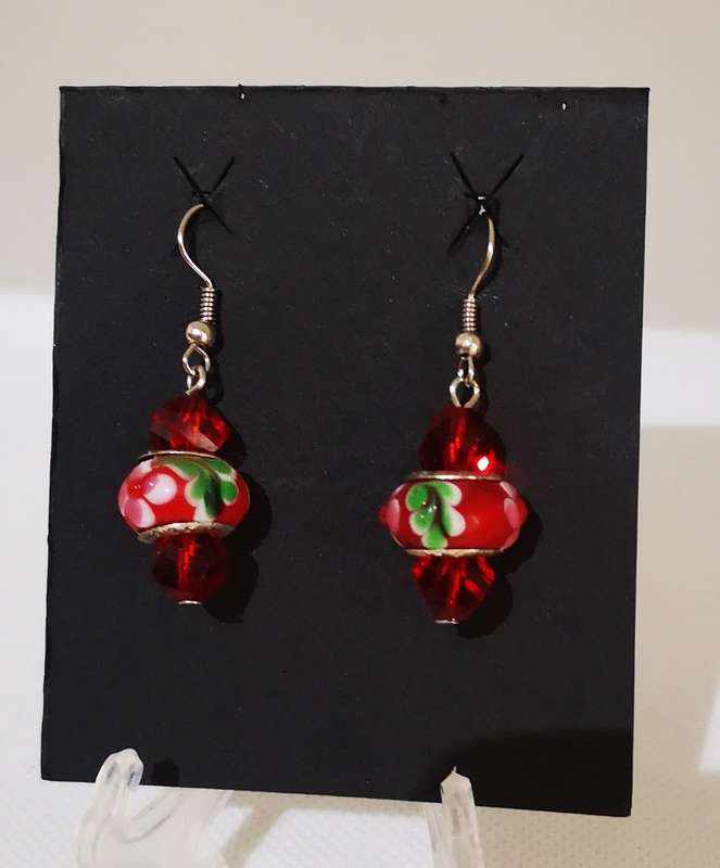Red Bead Hanging Earrings [New]