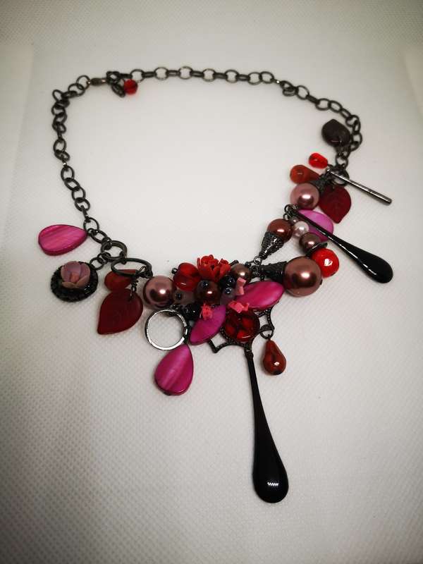 Vintage Beaded Necklace  (Pink and Red)