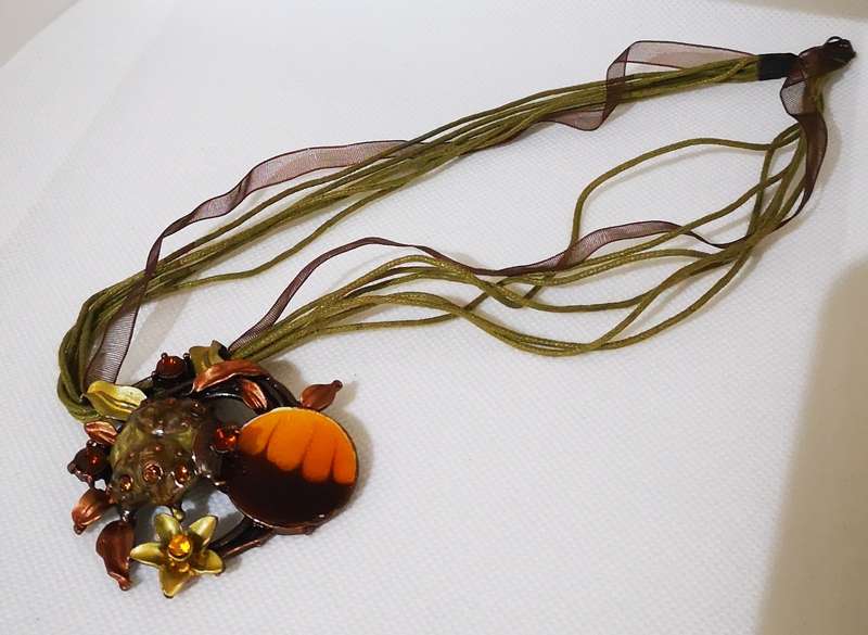 Vintage Yellow and Green Neclace