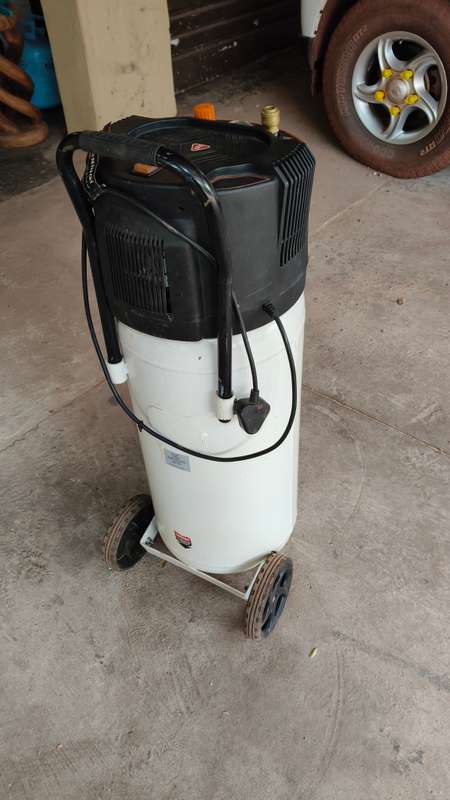 Ryobi RC2050 50l air compressor