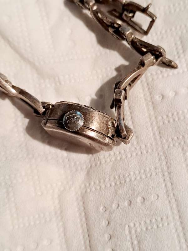 Vintage Buren Grand Prix 17 jewel ladies watch
