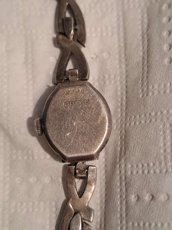 Vintage Buren Grand Prix 17 jewel ladies watch