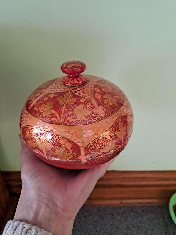Kashmiri hand painted paper mache lidded trinket box stunning Indian