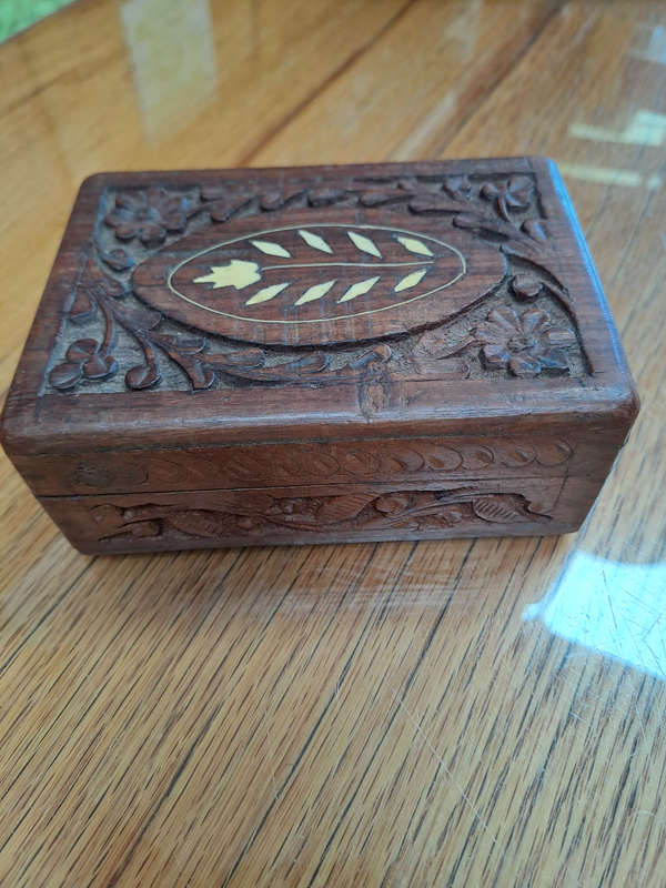 Vintage hand carved and inlayed Sheesham wooden trinket box