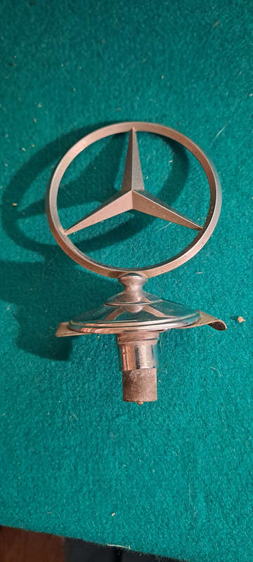 MERCEDEZ BENZ BONNET STAR/BADGE/HOOD ORNAMET