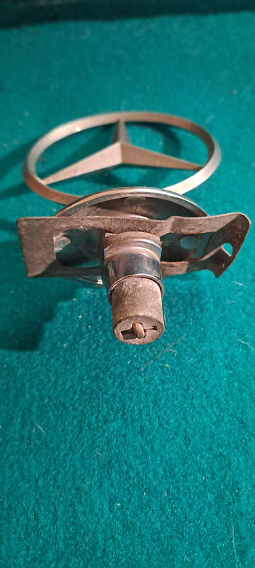 MERCEDEZ BENZ BONNET STAR/BADGE/HOOD ORNAMET