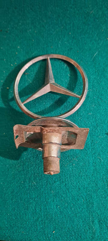 MERCEDEZ BENZ BONNET STAR/BADGE/HOOD ORNAMET