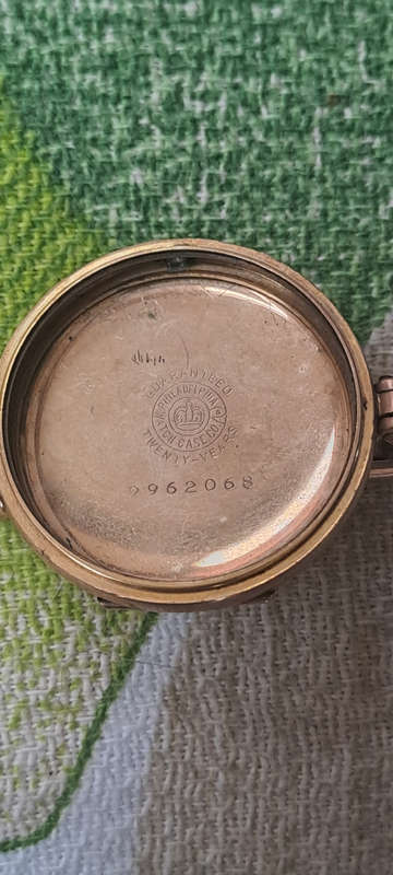 Philadelphia watch co gold plated watch housing and original stretch strap very nice condition