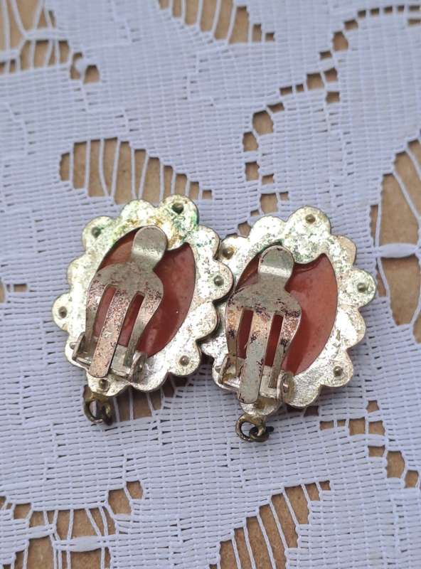 vintage faux cameo clip on earings