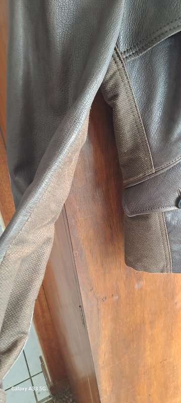 Giorgio Armani Italy ladies leather Jacket size 8