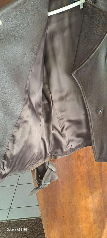 Giorgio Armani Italy ladies leather Jacket size 8