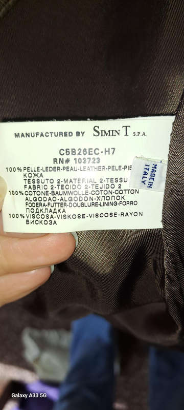 Giorgio Armani Italy ladies leather Jacket size 8