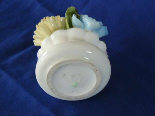 PORCELAIN FLOWE ORNAMENT