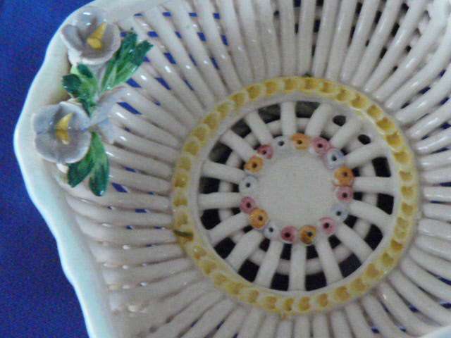 PORELAIN ORNAMENT