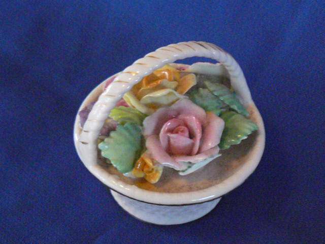 PORCELAIN FLOWER ORNAMENT