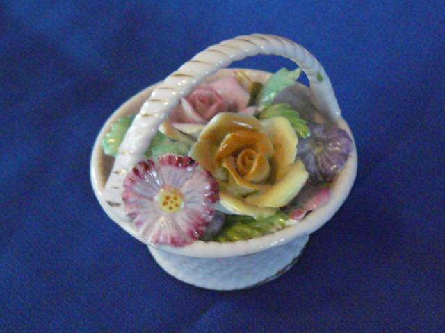 PORCELAIN FLOWER ORNAMENT