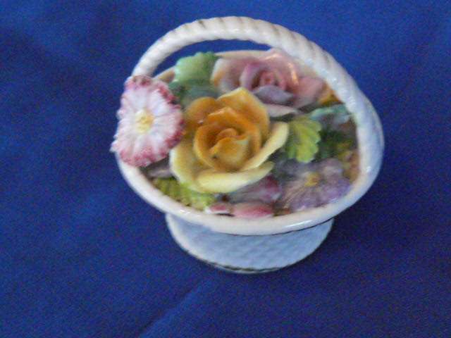 PORCELAIN FLOWER ORNAMENT