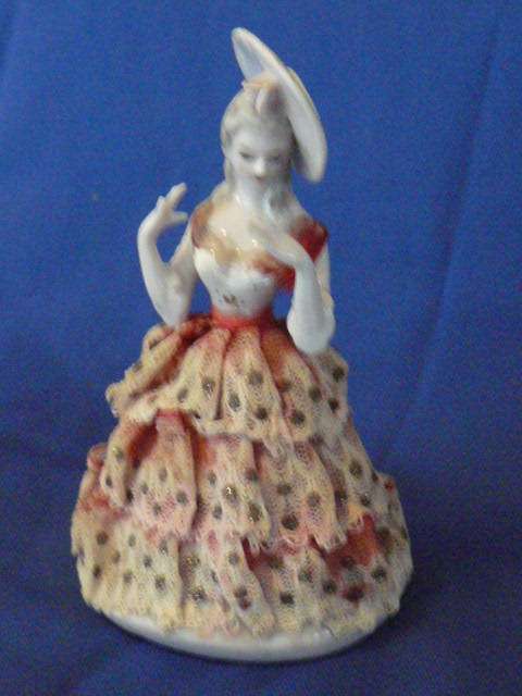 VINTAGE PORCELAIN LADY