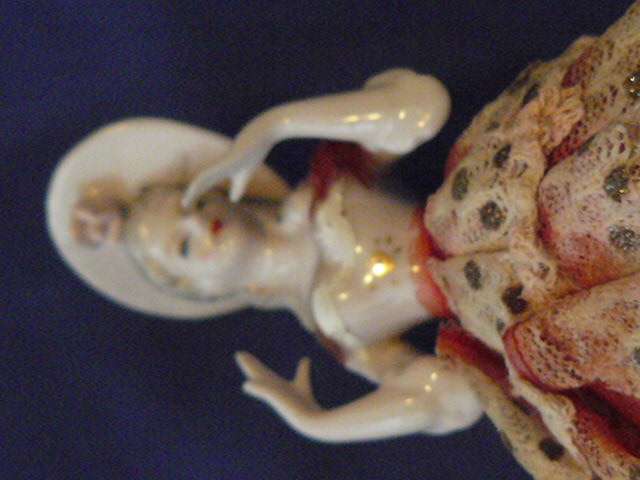 VINTAGE PORCELAIN LADY