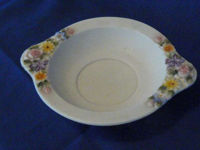 CERAMIC VASE WITH FEET AND FLOWERS - AND A BOWL