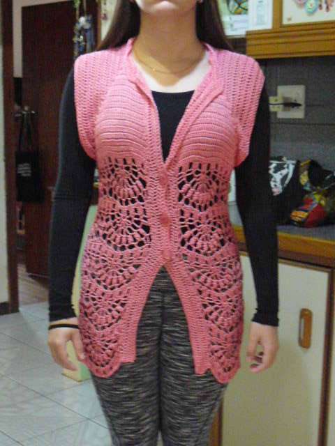 LADIES HAND CEOCHETED VINTAGE LIKE LONG TOP PINK NEW STUNNING