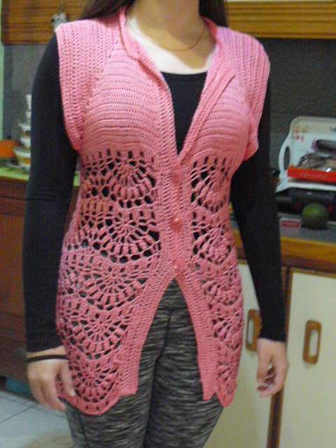 LADIES HAND CEOCHETED VINTAGE LIKE LONG TOP PINK NEW STUNNING