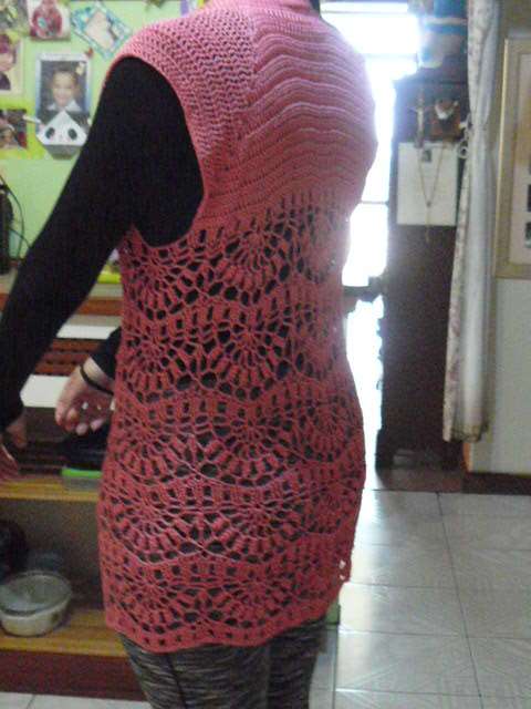 LADIES HAND CEOCHETED VINTAGE LIKE LONG TOP PINK NEW STUNNING