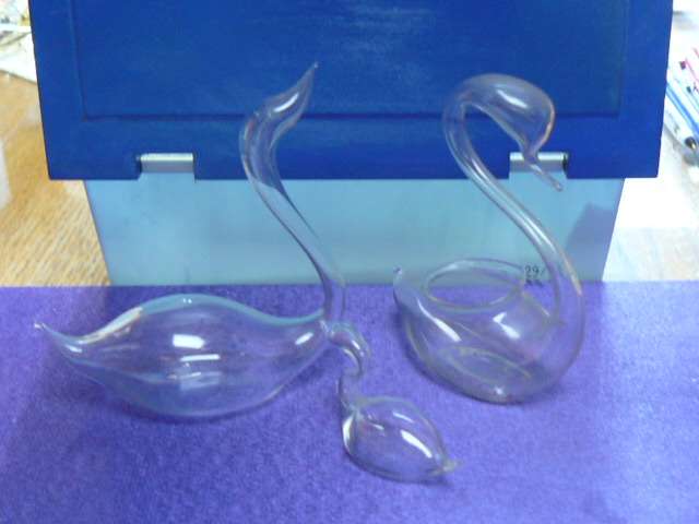 GLASS BLOWN SET OF SWANS VERY FINE SET OF 3