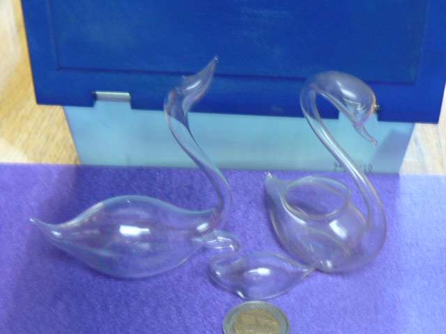 GLASS BLOWN SET OF SWANS VERY FINE SET OF 3